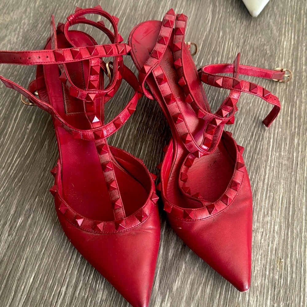 Valentino size 7.5 red heel